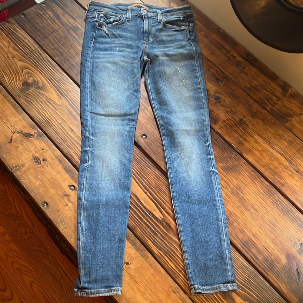 Joes The Icon Mid-Rise Skinny. Size 27. Gently worn.